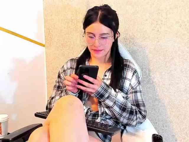 maddy-jacksonw webcam