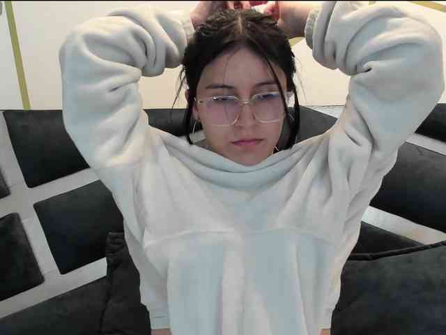 maddy-jacksonw webcam