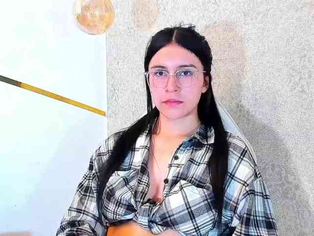 maddy-jacksonw webcam