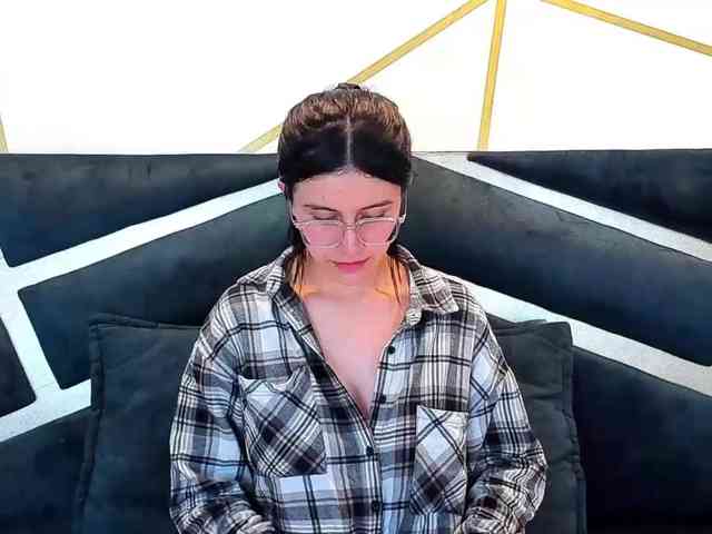 maddy-jacksonw webcam