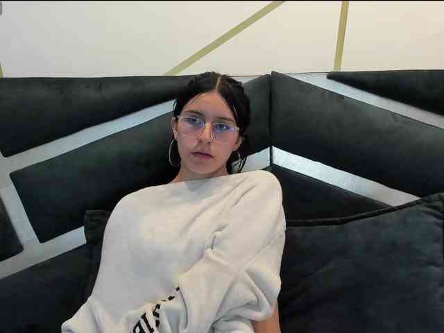 maddy-jacksonw webcam