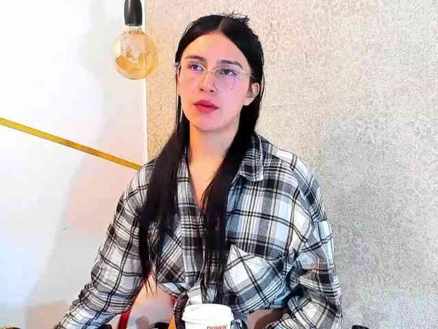 maddy-jacksonw webcam