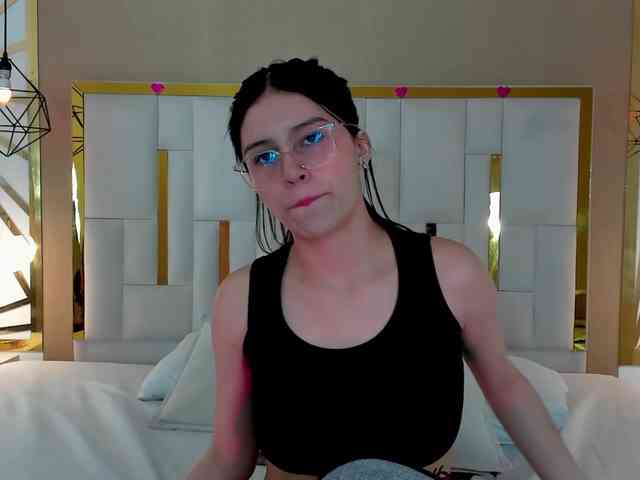 maddy-jacksonw webcam