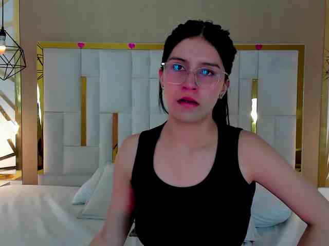 maddy-jacksonw webcam