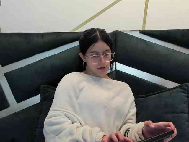 maddy-jacksonw webcam