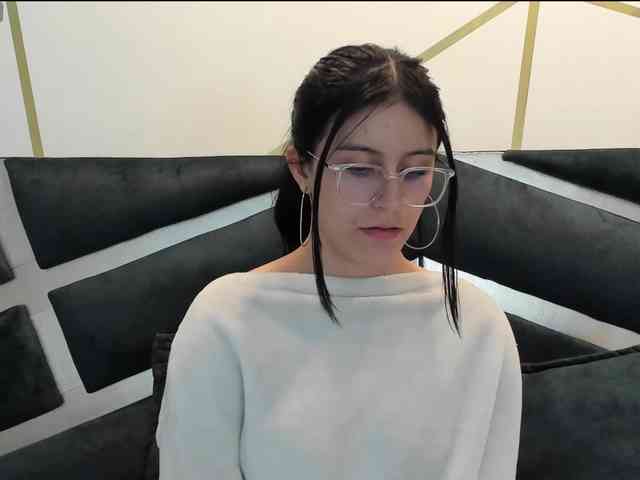 maddy-jacksonw webcam