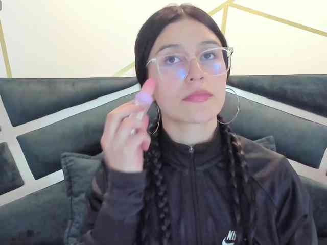 maddy-jacksonw webcam