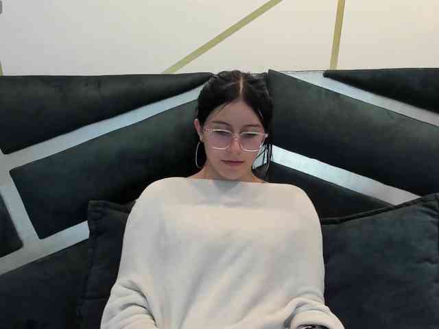 maddy-jacksonw webcam