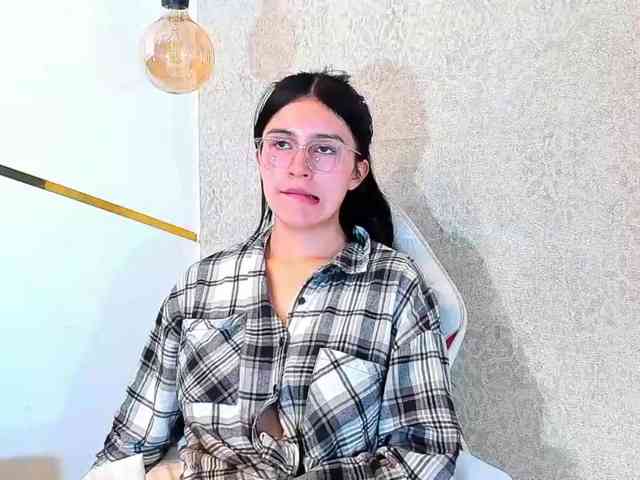 maddy-jacksonw webcam