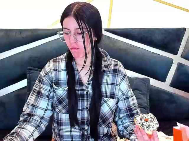 maddy-jacksonw webcam