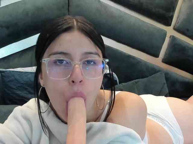 maddy-jacksonw webcam