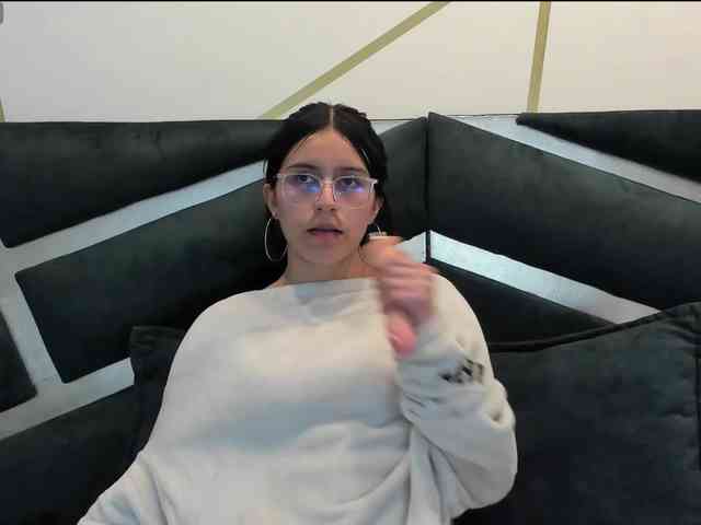 maddy-jacksonw webcam