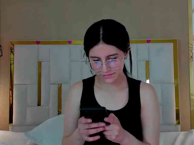 maddy-jacksonw webcam