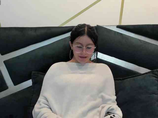 maddy-jacksonw webcam