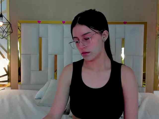 maddy-jacksonw webcam