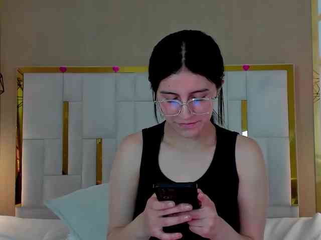 maddy-jacksonw webcam