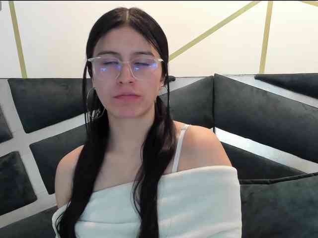 maddy-jacksonw webcam