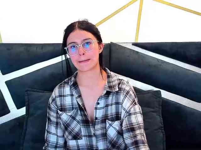 maddy-jacksonw webcam