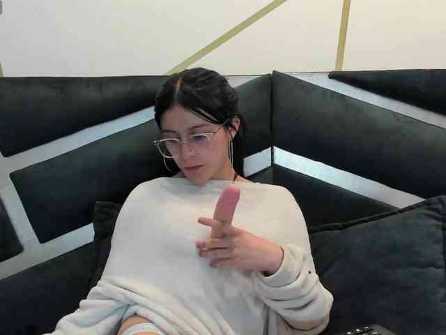 maddy-jacksonw webcam