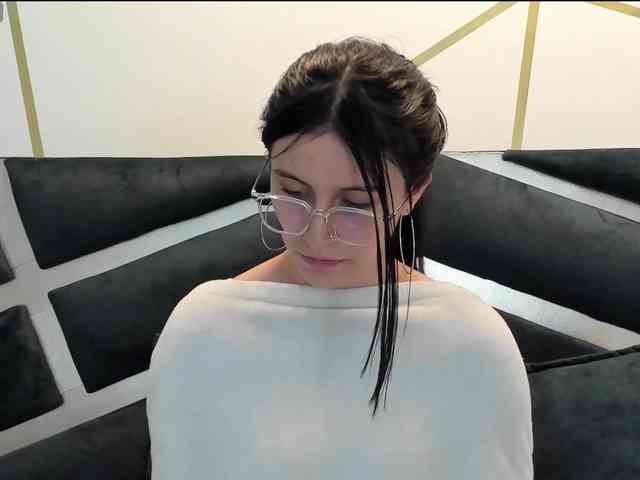 maddy-jacksonw webcam