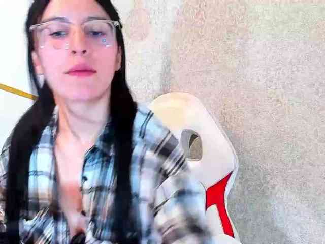 maddy-jacksonw webcam