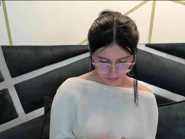 maddy-jacksonw webcam