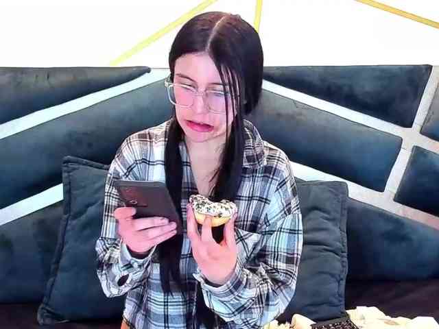 maddy-jacksonw webcam