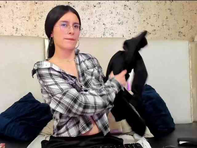 maddy-jacksonw webcam