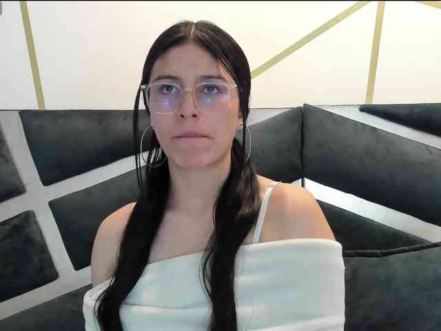 maddy-jacksonw webcam