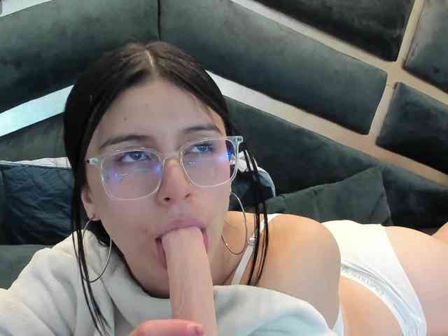 maddy-jacksonw webcam