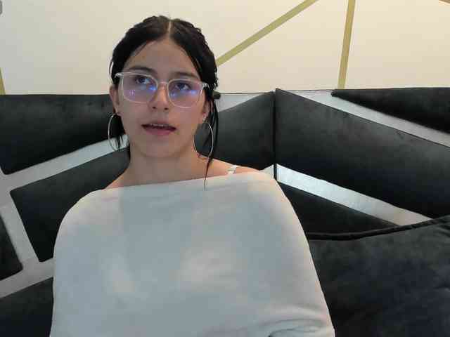 maddy-jacksonw webcam