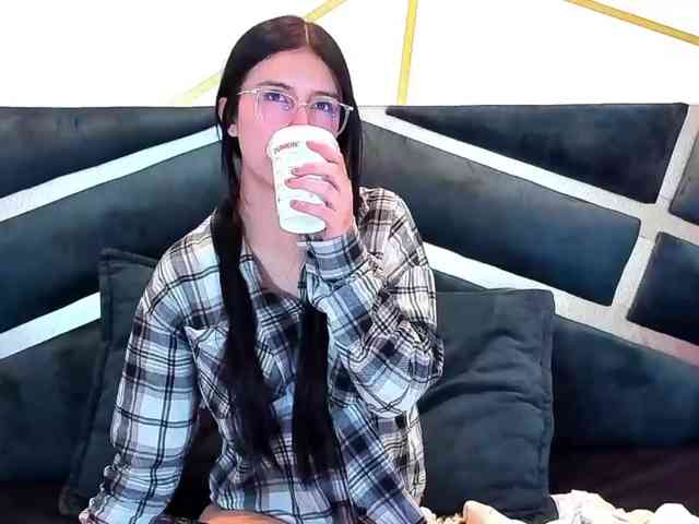 maddy-jacksonw webcam