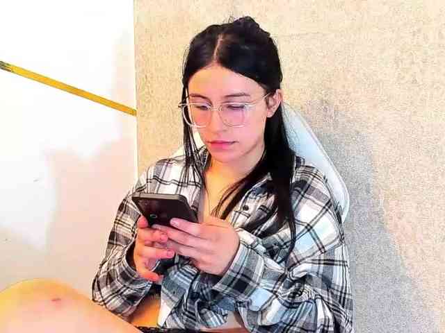 maddy-jacksonw webcam