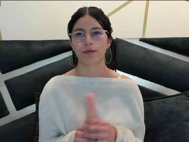 maddy-jacksonw webcam