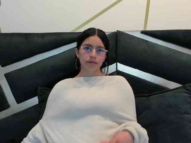 maddy-jacksonw webcam