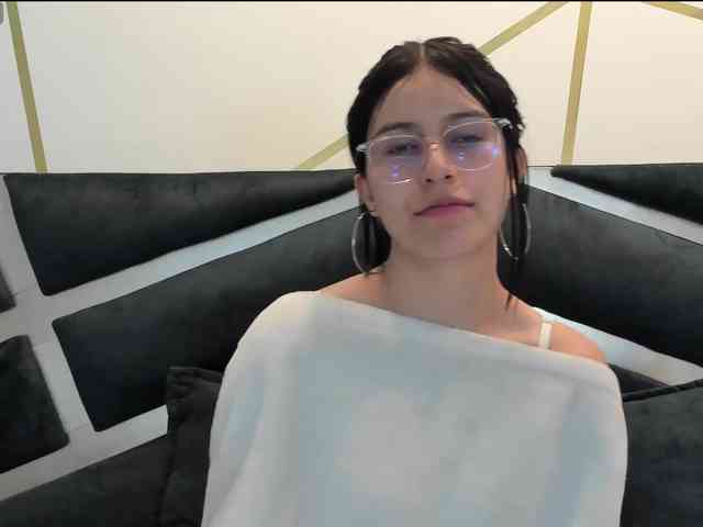 maddy-jacksonw webcam