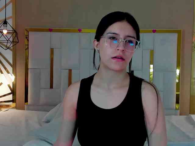 maddy-jacksonw webcam