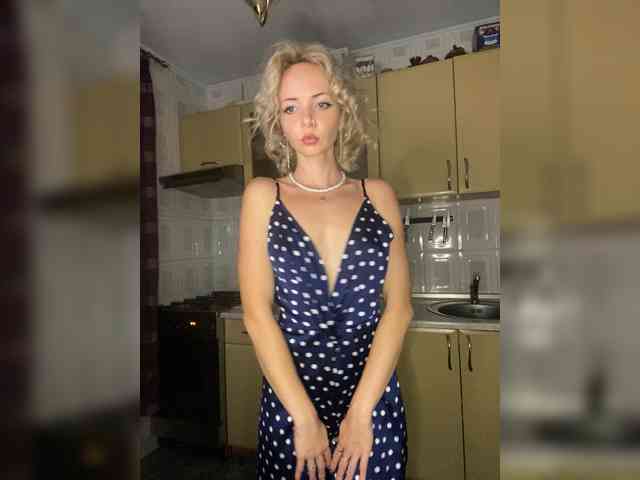 Kristinochka0316 webcam