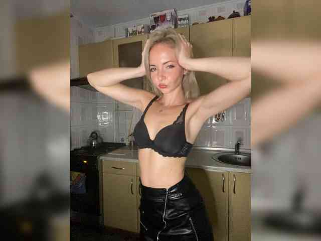 Kristinochka0316 webcam