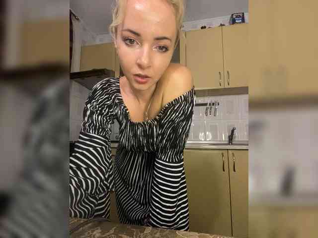 Kristinochka0316 webcam