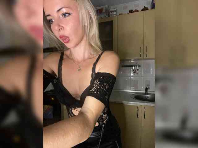 Kristinochka0316 webcam