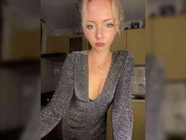 Kristinochka0316 webcam