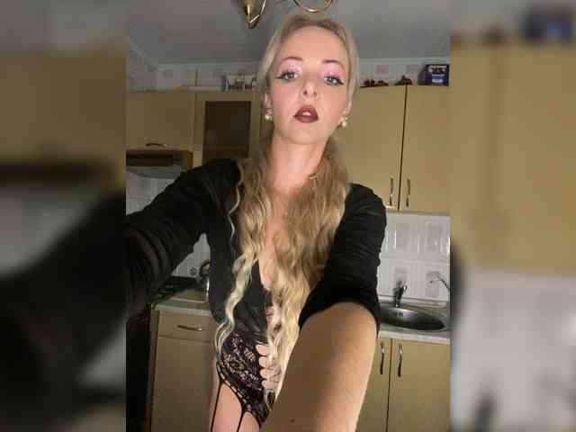 Kristinochka0316 webcam