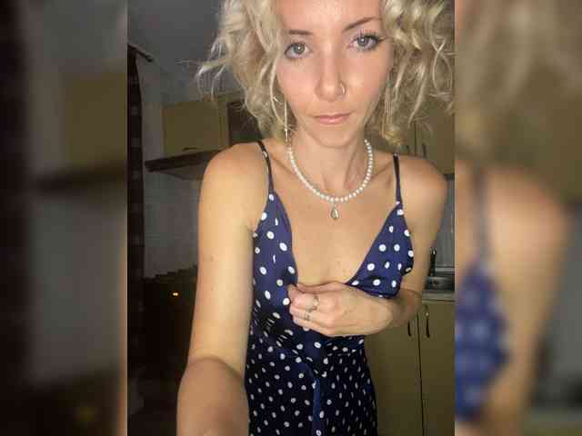 Kristinochka0316 webcam