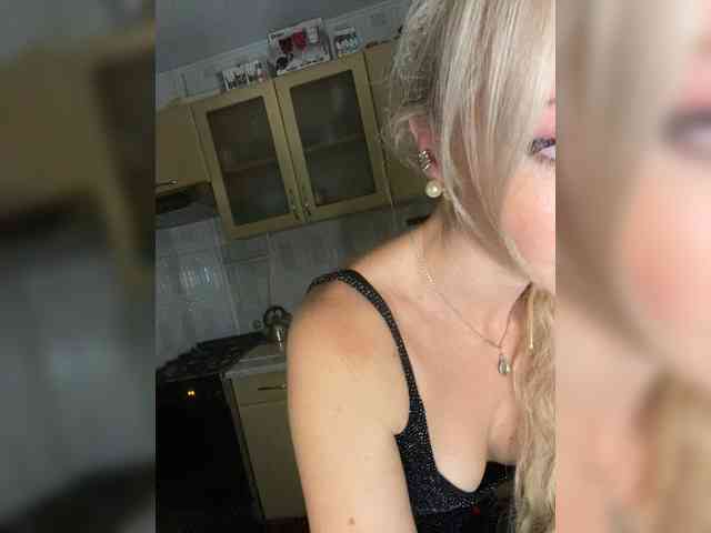 Kristinochka0316 webcam