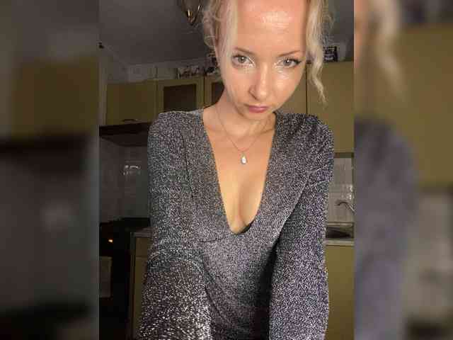 Kristinochka0316 webcam