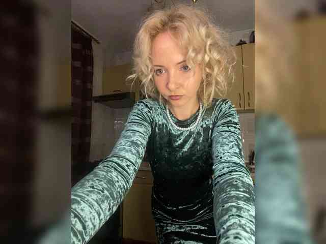 Kristinochka0316 webcam