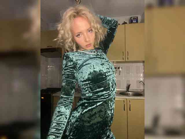 Kristinochka0316 webcam