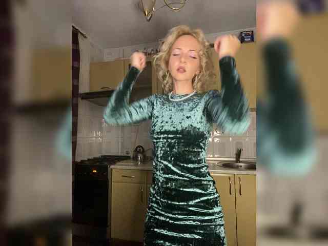 Kristinochka0316 webcam