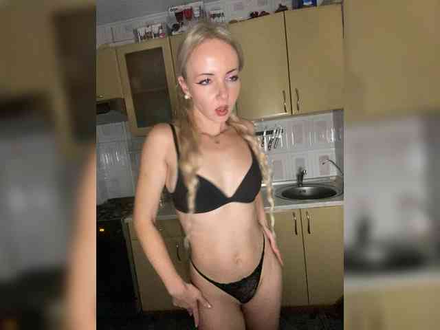 Kristinochka0316 webcam